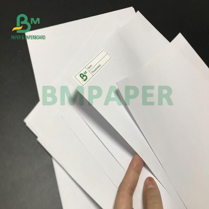 문서 종이 615 밀리미터 Ｘ 860 밀리미터 동안 250gsm 좋은 불투명 도금되지 않은 백색 본드지