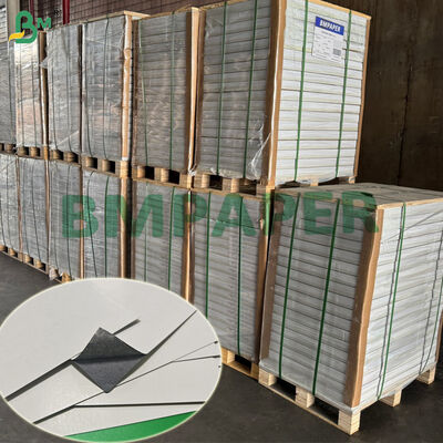 300GSM 310GSM 플레이 카드 보드 부드러운 표면 검은 코어 640 x 900mm