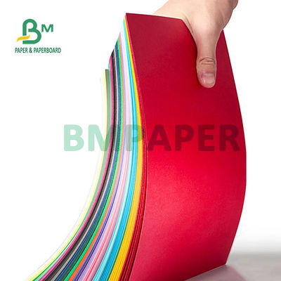 DIY를 위한 220gsm 도금되지 않은 착색된 광택 판지는 평활 표면을 정교하게 만듭니다