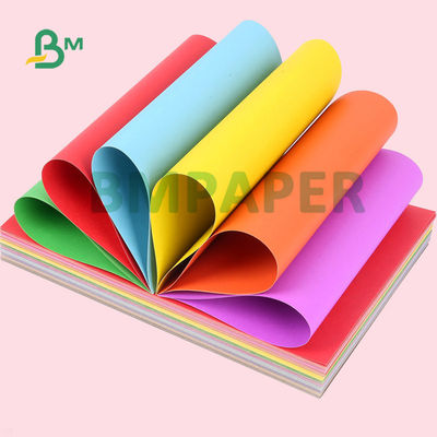 DIY를 위한 220gsm 도금되지 않은 착색된 광택 판지는 평활 표면을 정교하게 만듭니다
