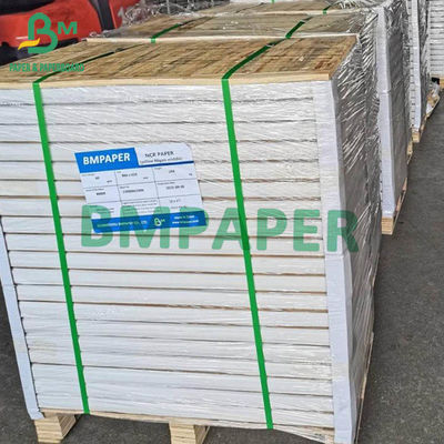 SGS 탄소 없는 복사 종이 CB CFB CF 크기 43 X 61cm A2 55-60 Gsm 화이트 페이퍼 블랙 이미지