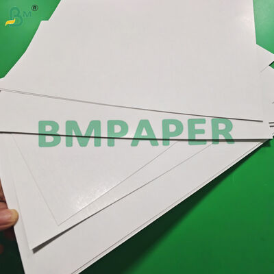300GSM 310GSM 플레이 카드 보드 부드러운 표면 검은 코어 640 x 900mm